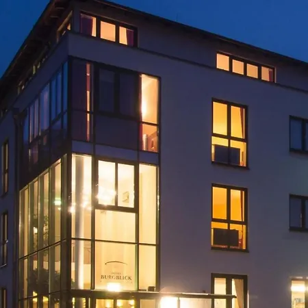 Hotel Burgblick, Bei