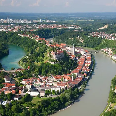 Burgblick Hotell Hochburg-Ach