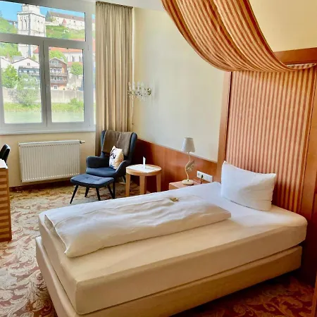 Burgblick, Bei Otel 4*